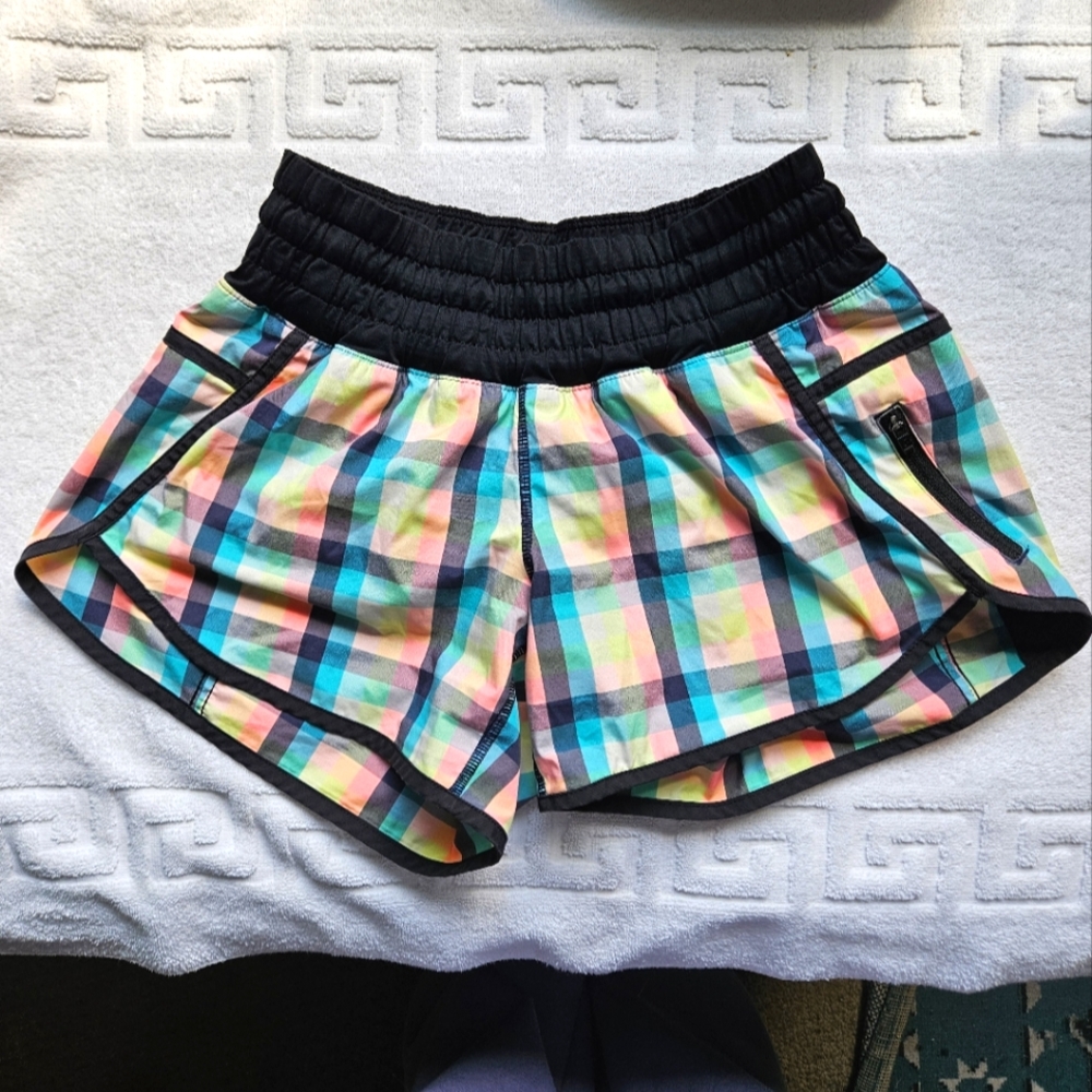Lululemon multicolor plaid shorts size 6